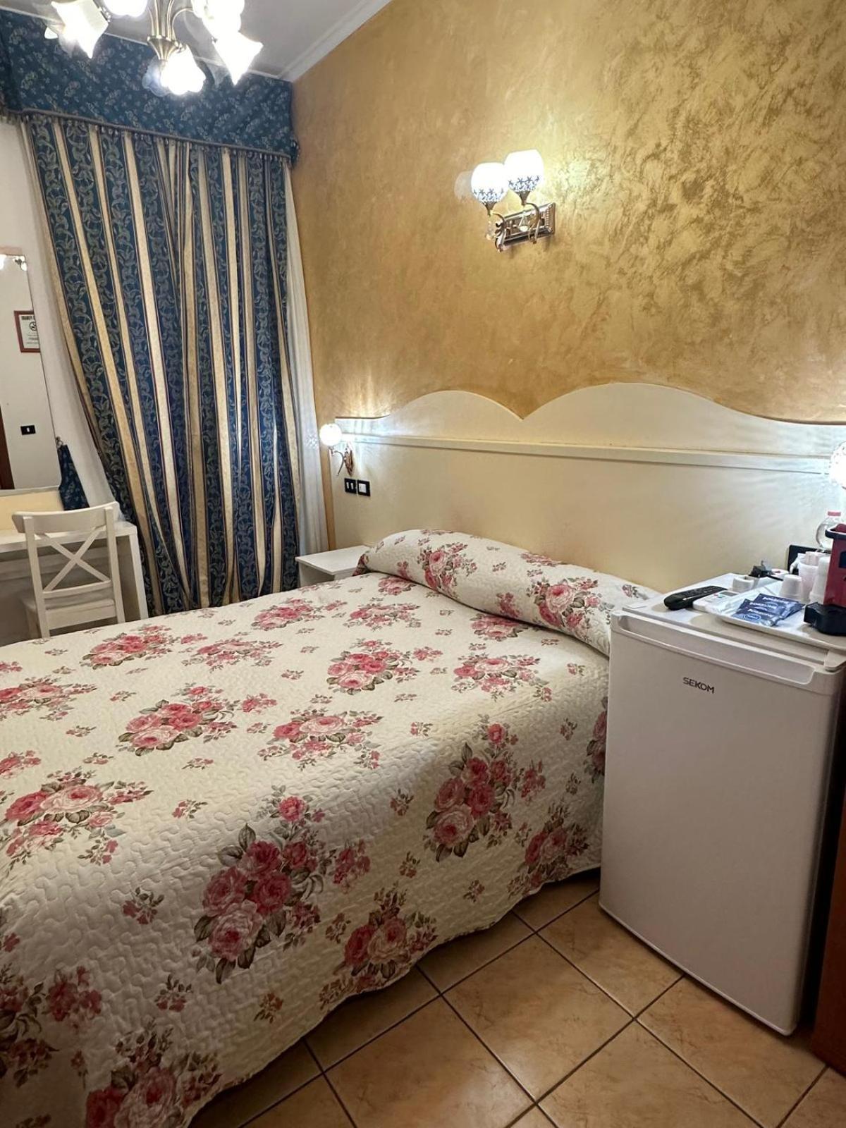 Near Termini Station Guest house 3*